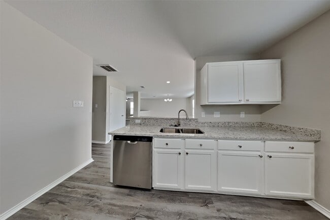 Building Photo - 20911 Hazy Bluff Ct