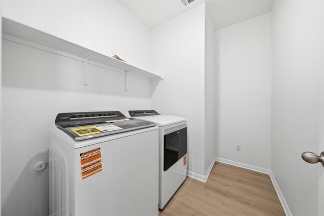 Building Photo - 454 El Capitan Lp