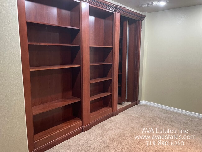 Building Photo - 1705 Aquila Dr