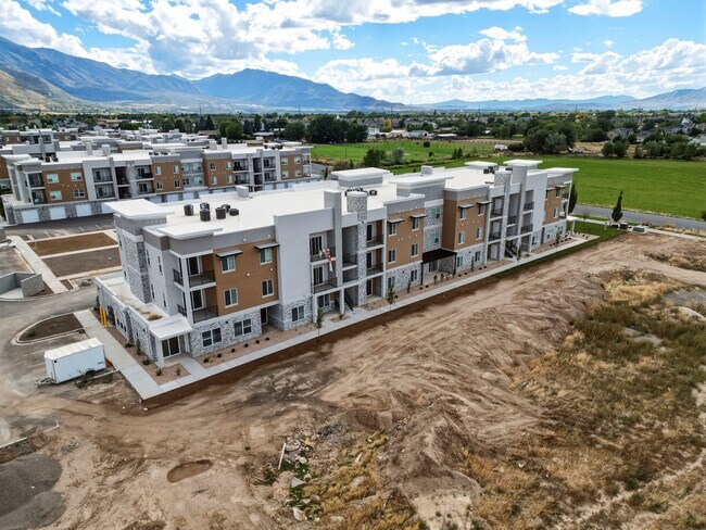 Building Photo - 2305 E 830 S