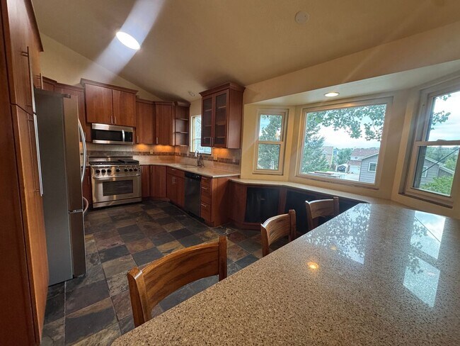 Building Photo - 4720 Oz Ct