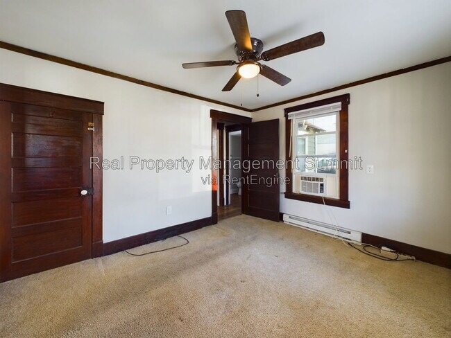 Building Photo - 2408 Poplar St