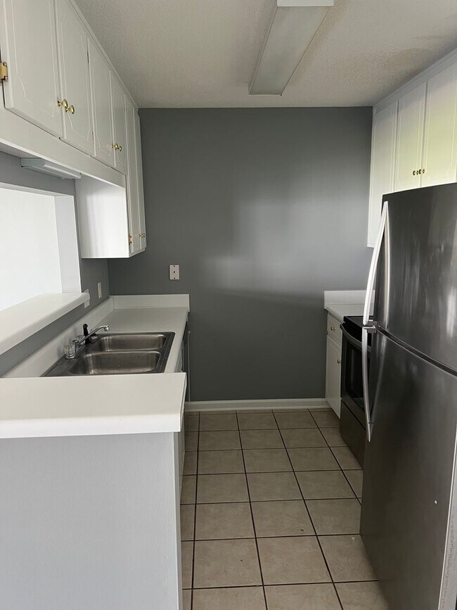Building Photo - 139 S Spring View Dr