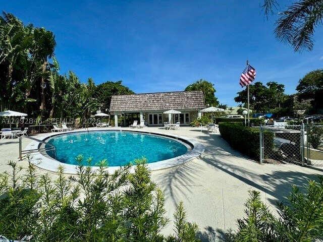 Building Photo - 3105 Oakland Shores Dr