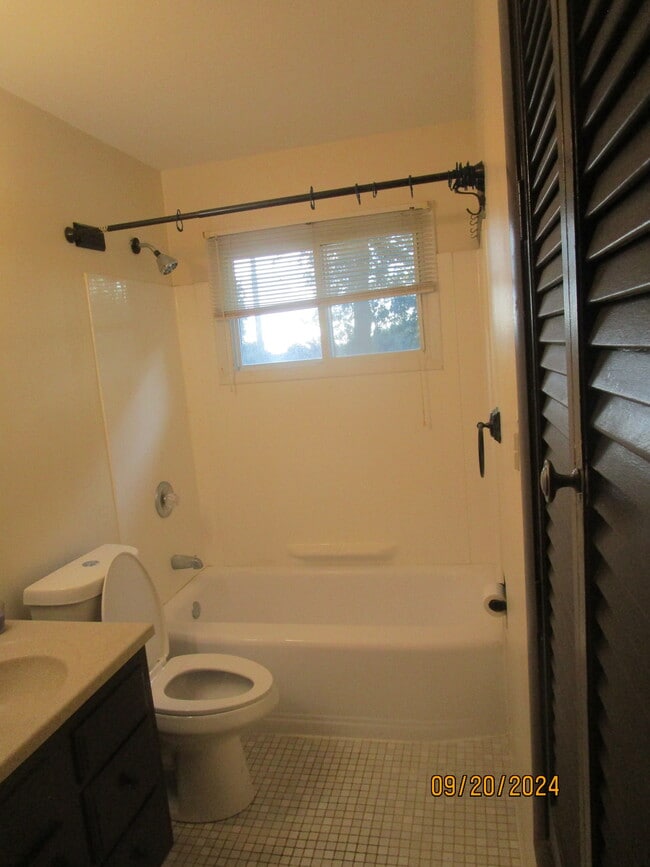 Building Photo - 33 Krug Ct