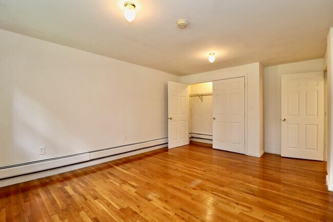 Building Photo - 618 Park Ave