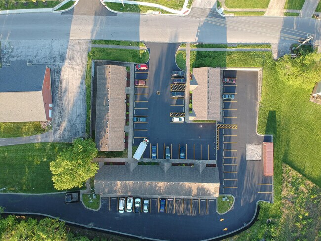 Building Photo - 144 S Killarney Ln