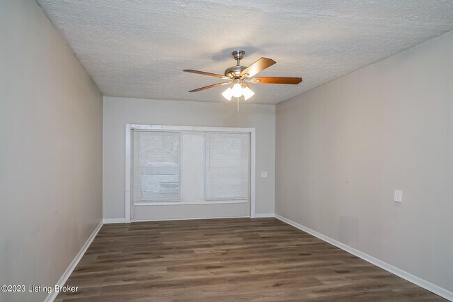Building Photo - 5405 Tivoli Dr