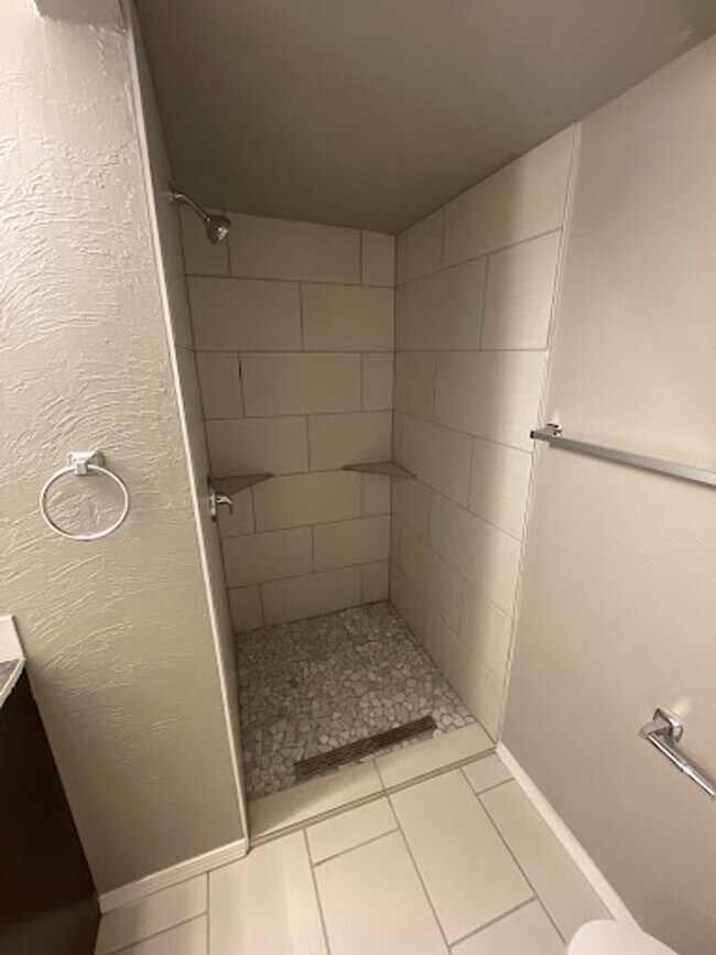 Building Photo - 3 bed 3 bath for rent with the option to rent an additional 1 bed 1 bath mother-in-law house in r...