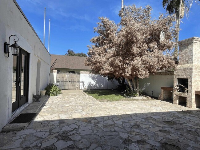 Building Photo - 2202 O'Kane St