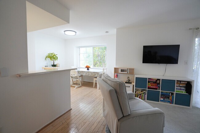 Building Photo - 4201 Las Virgenes Rd