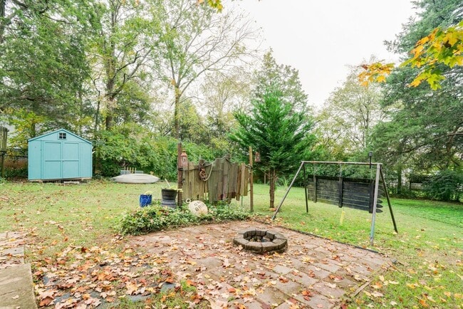 Building Photo - Cozy 2 Bed/1 Bath House, Park Like Setting, Pet Friendly, Fenced Yard