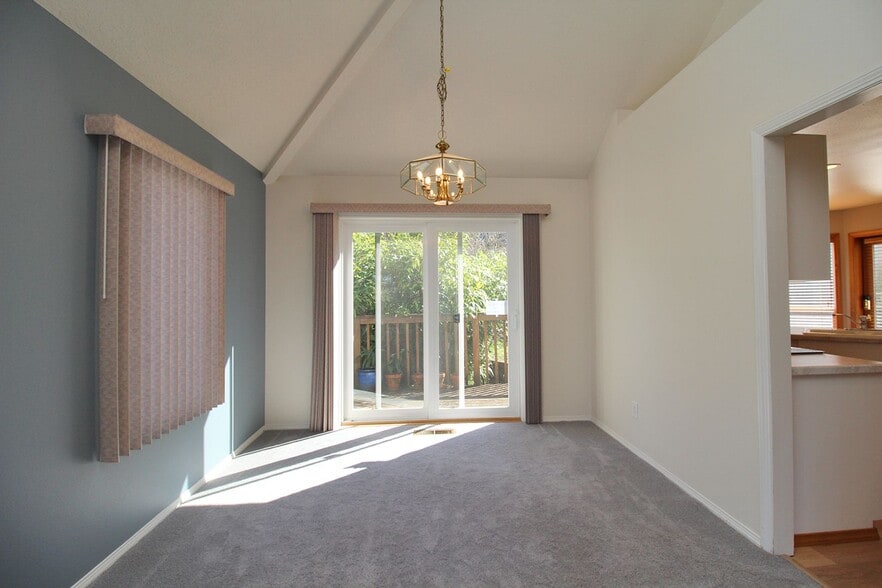 Building Photo - 9614 SW 54th Ave