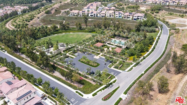 Building Photo - 55 suede