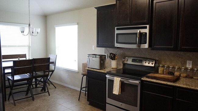 Building Photo - 6302 Cool Creek Dr