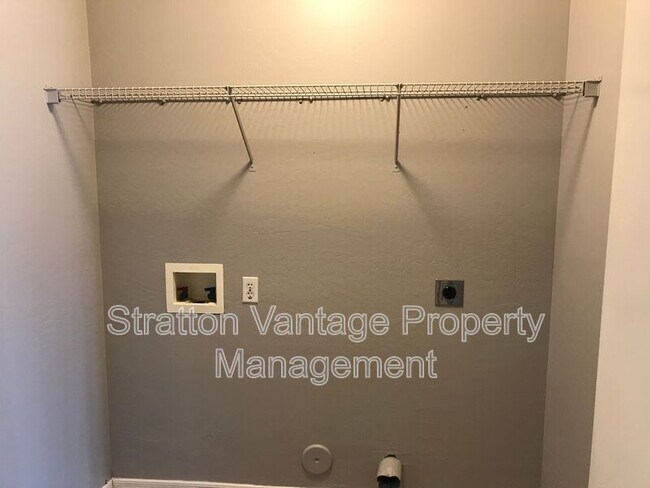 Building Photo - 12525 W Rosewood Ln