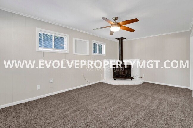 Building Photo - 1257 Whitewater Rd