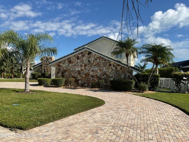 Building Photo - 215 Andros Ave