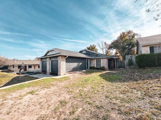 Building Photo - 1815 Gracy Farms Ln