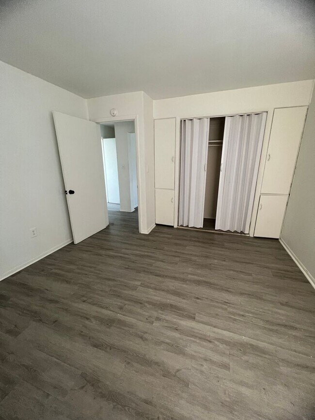 Building Photo - 2 BED 1 BATH READY TO RENT IN PLANT CITY!