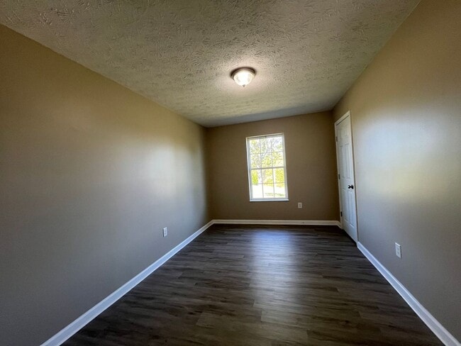 Building Photo - 3 bedroom 2 bath Single Family home in Dan...
