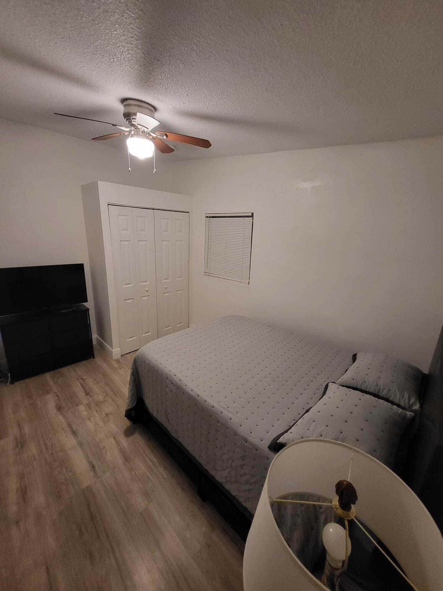 Building Photo - 802 Ferndell Rd