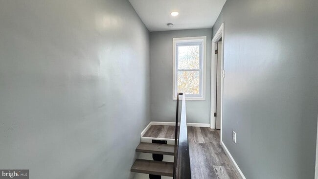 Building Photo - 163 W Palmer St