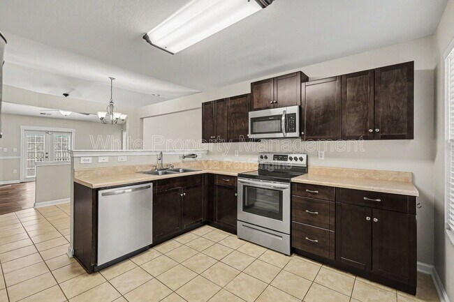 Building Photo - 1820 Meadow Crossing Dr