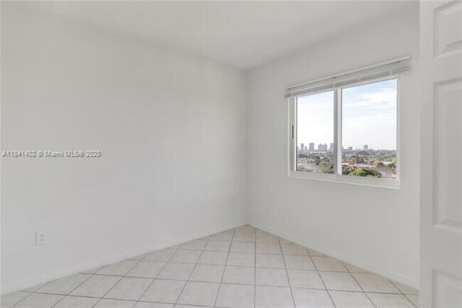 Building Photo - 3500 Coral Wy