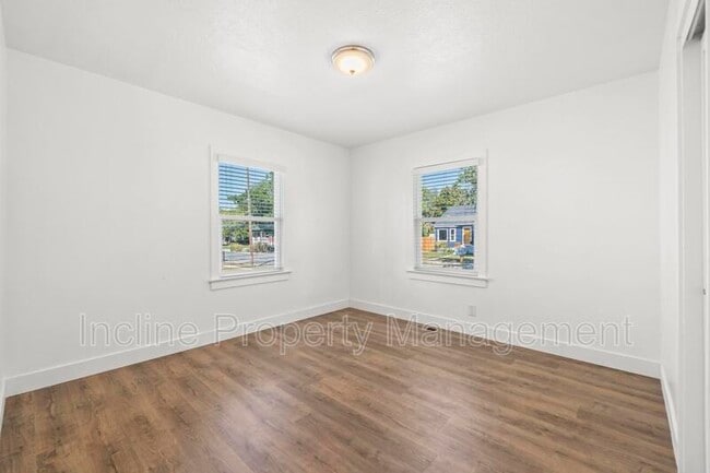 Building Photo - 758 Loveland Ave