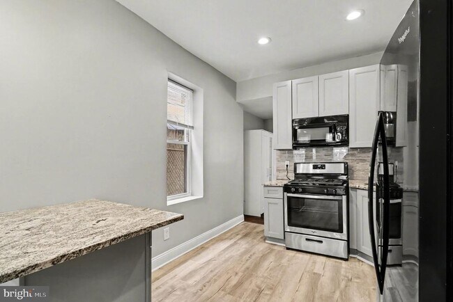 Building Photo - 2238 Oakford St
