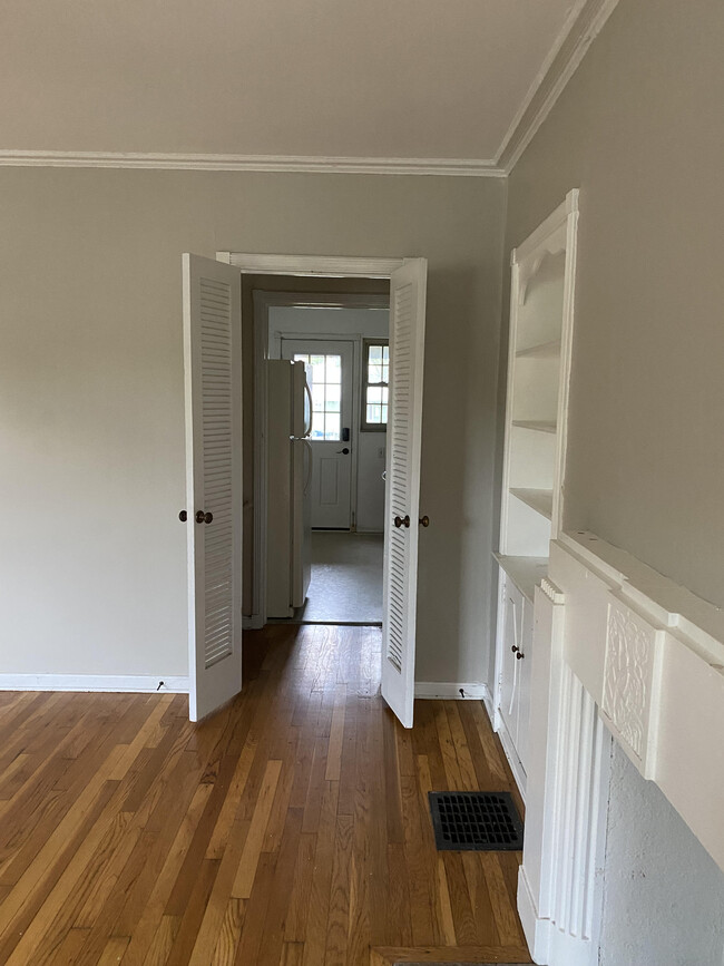 Kitchen Access from Living Room - 1042 Northwest Blvd