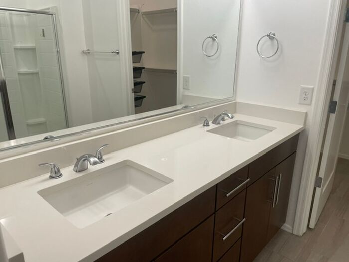 Building Photo - 7750 S Crested Spring Dr