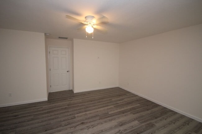 Building Photo - Beautiful 4 Bedroom, 2 Bathroom Home in Palm Bay!!