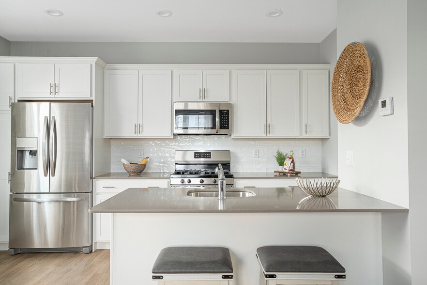 Kitchen - 50 Hopkins Ln