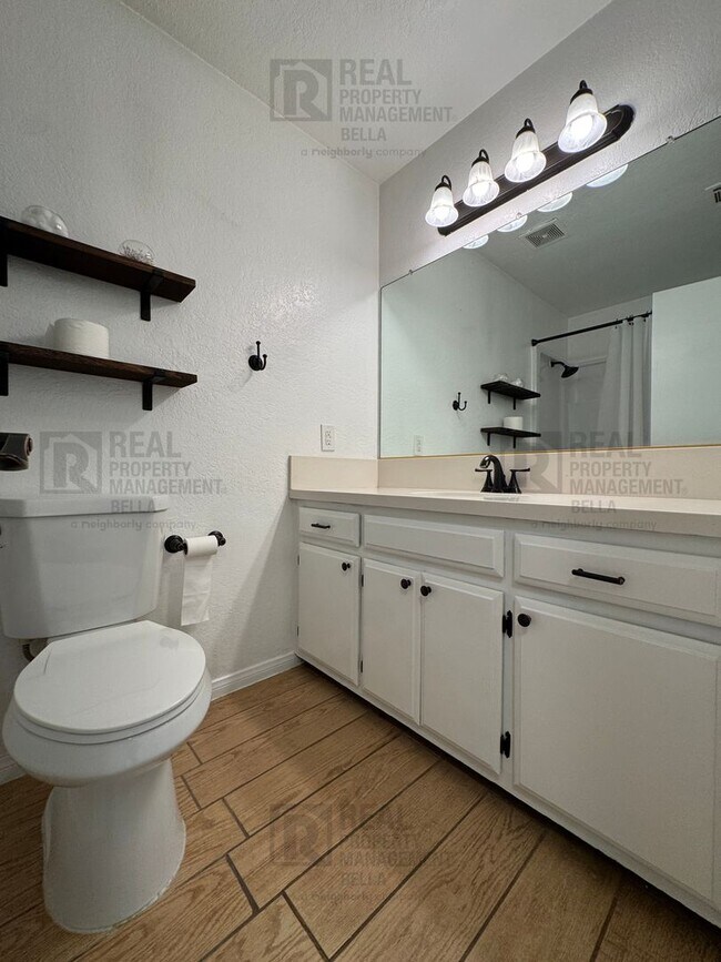 Building Photo - 24311 Canyon Lake Dr N