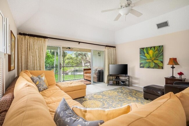 Building Photo - 2 Park Shores Cir