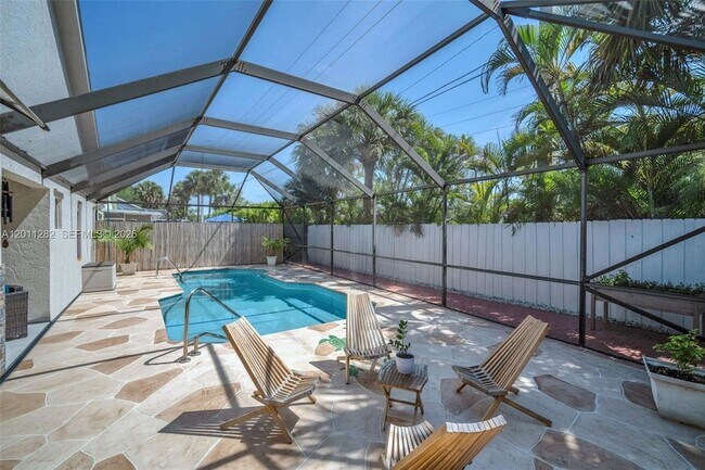 Building Photo - 252 Malibu Cir