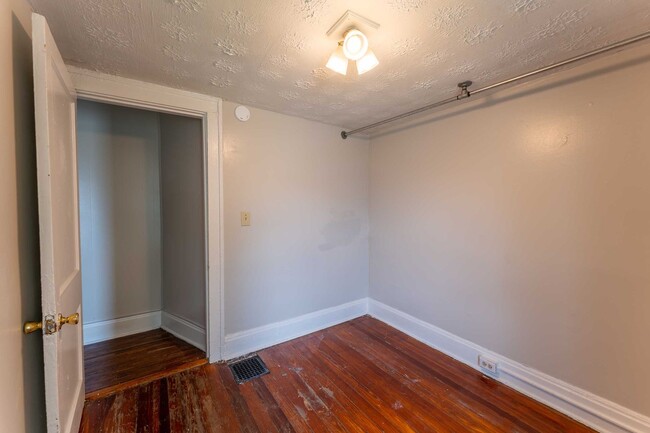 Building Photo - 1310-1312 N. 5th Street