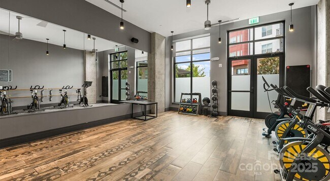 Building Photo - 145 New Bern St