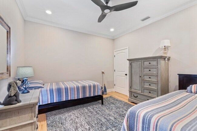 Building Photo - 15611 Milan Ct