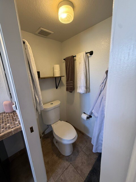 Building Photo - FOR RENT