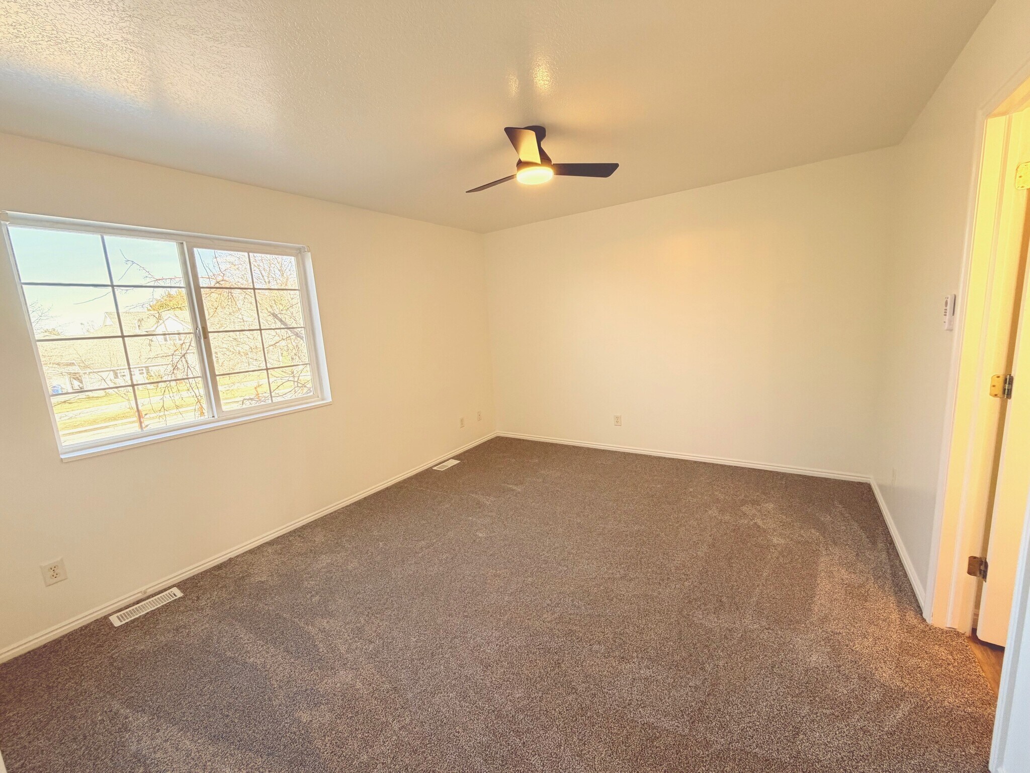 Building Photo - 88 Hampton Pl