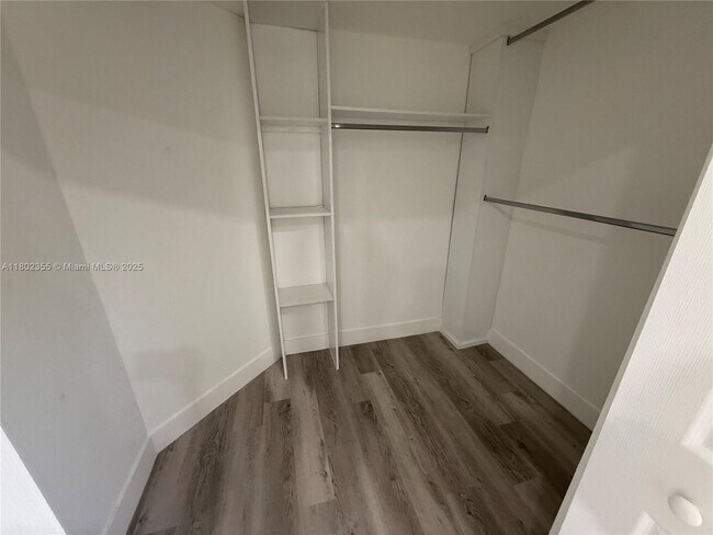 Building Photo - 6391 SW 39th St