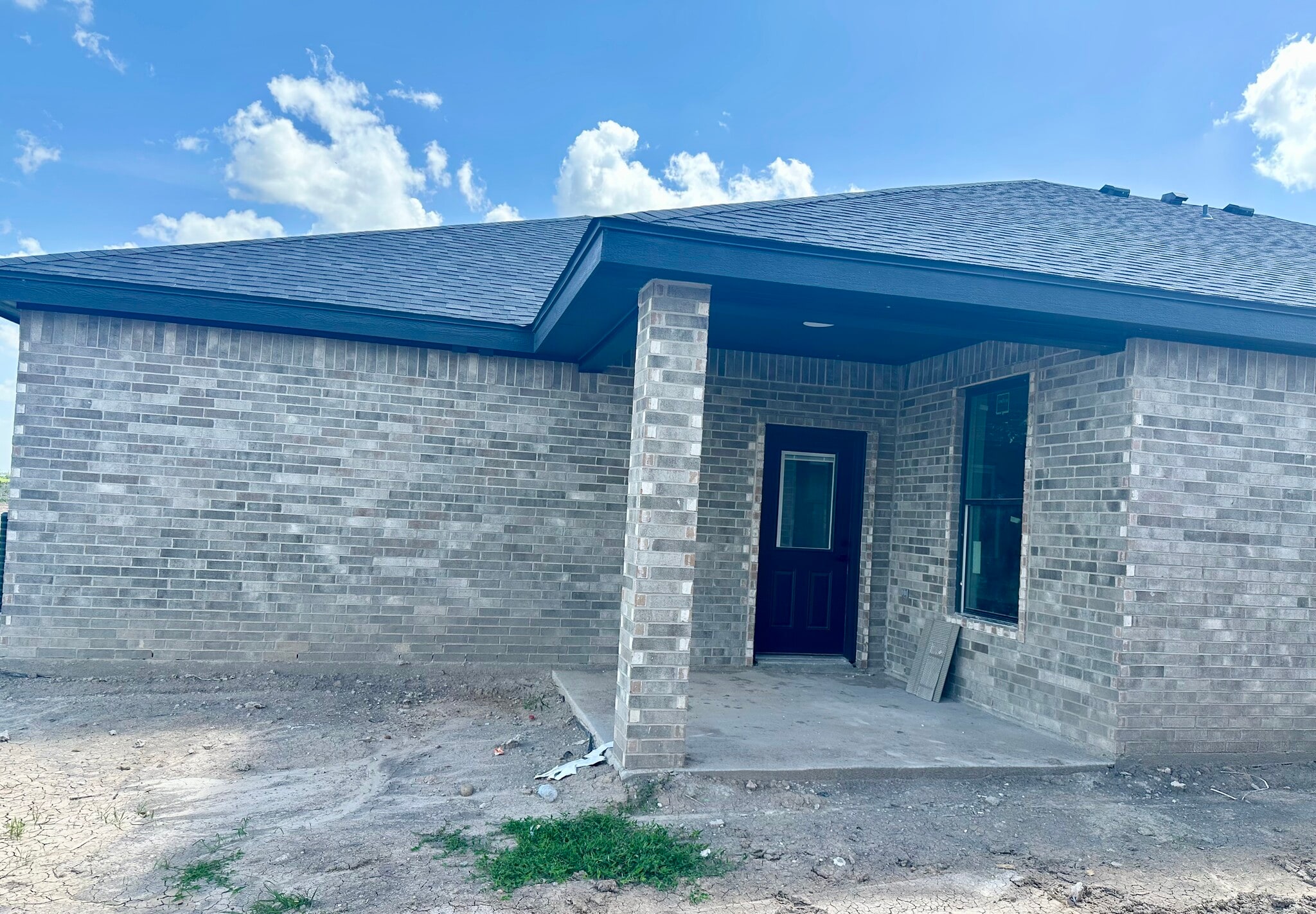 Building Photo - 1002 Escondido Ln E
