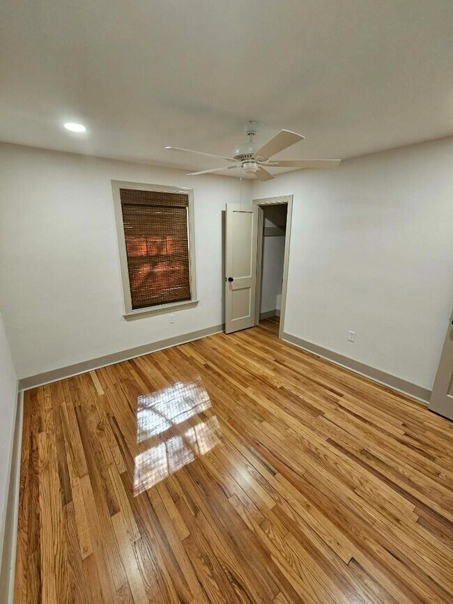 Building Photo - 152 E Orange St