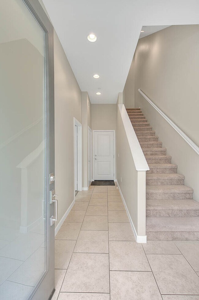 Building Photo - 741 Sawyer Pl