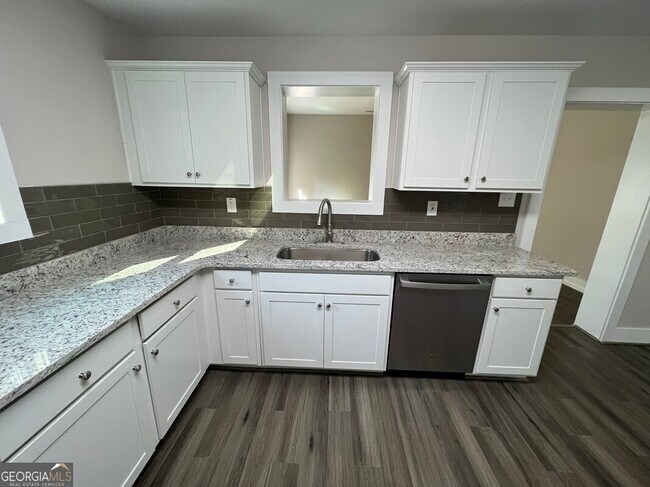 Building Photo - 6104 Blair St NE