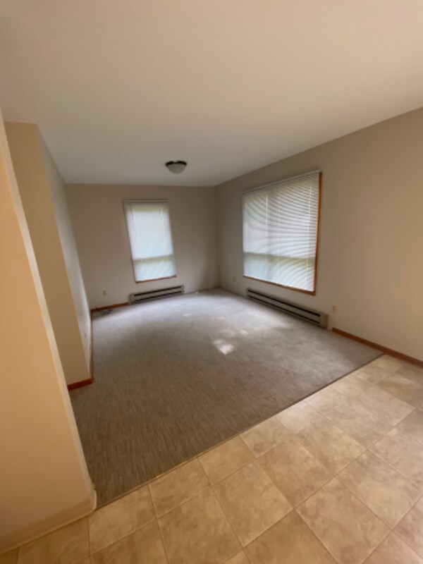 Building Photo - 510 Maple St