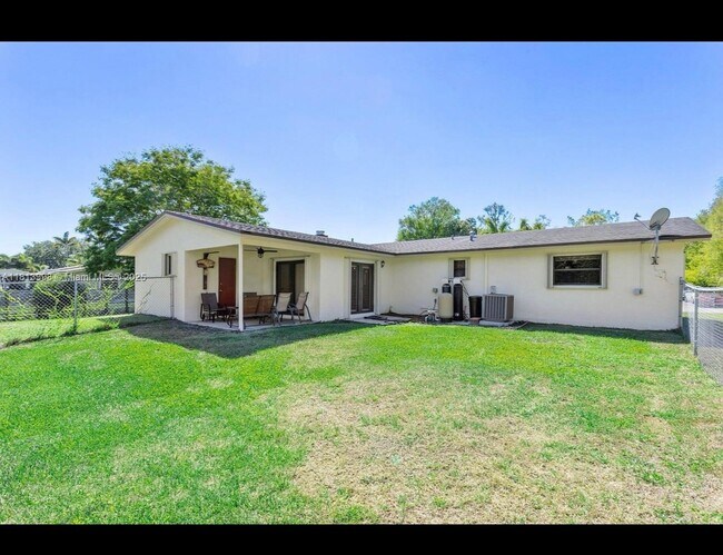 Building Photo - 6160 SW 188th Ave